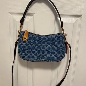Swinger in Signature denim Coach bag